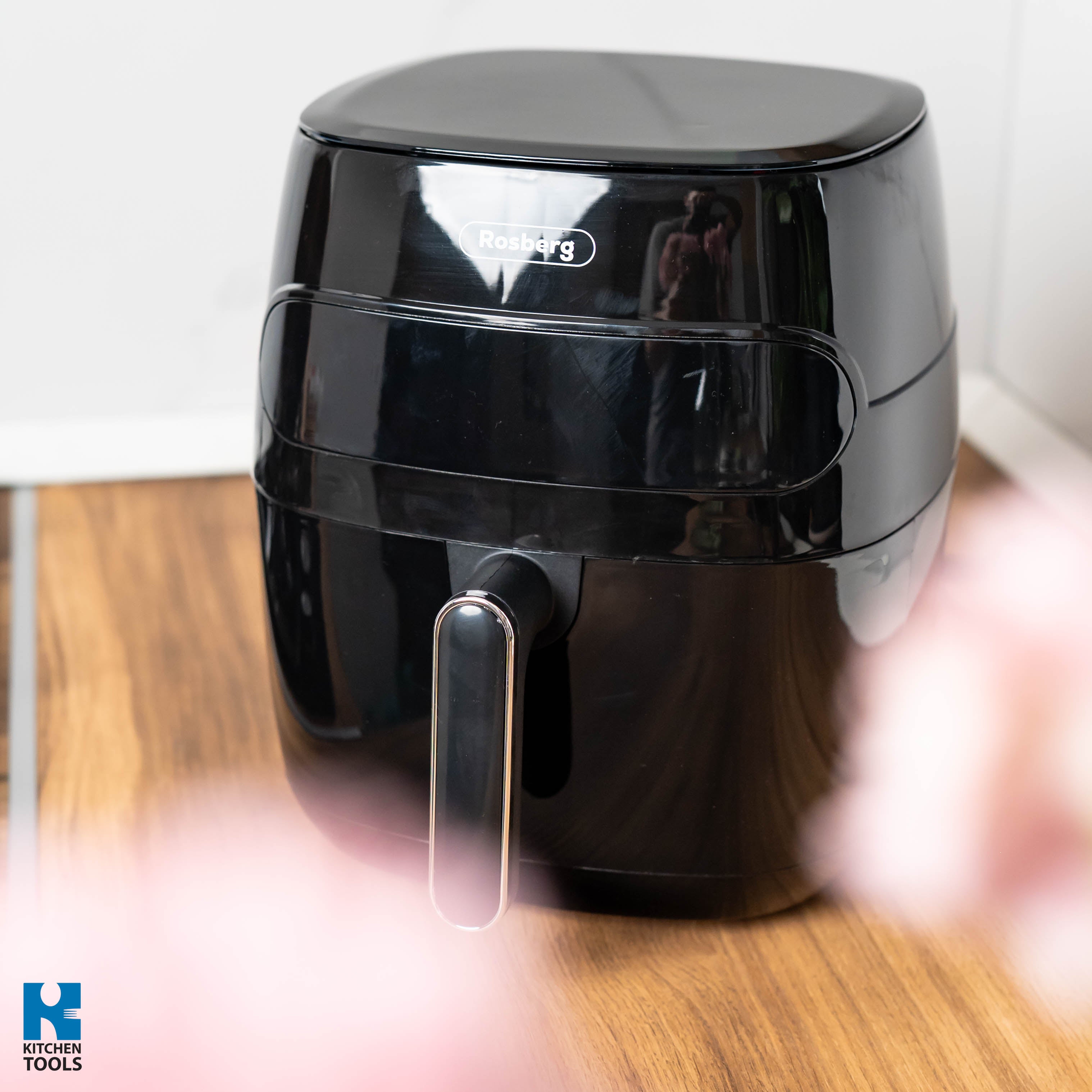 Friteuza AirFryer fara ulei cu aer cald, 7 programe, 5.2litri, 1350W, maner cooltouch, timer 60min, LED, Tactil, 200°C, 360°