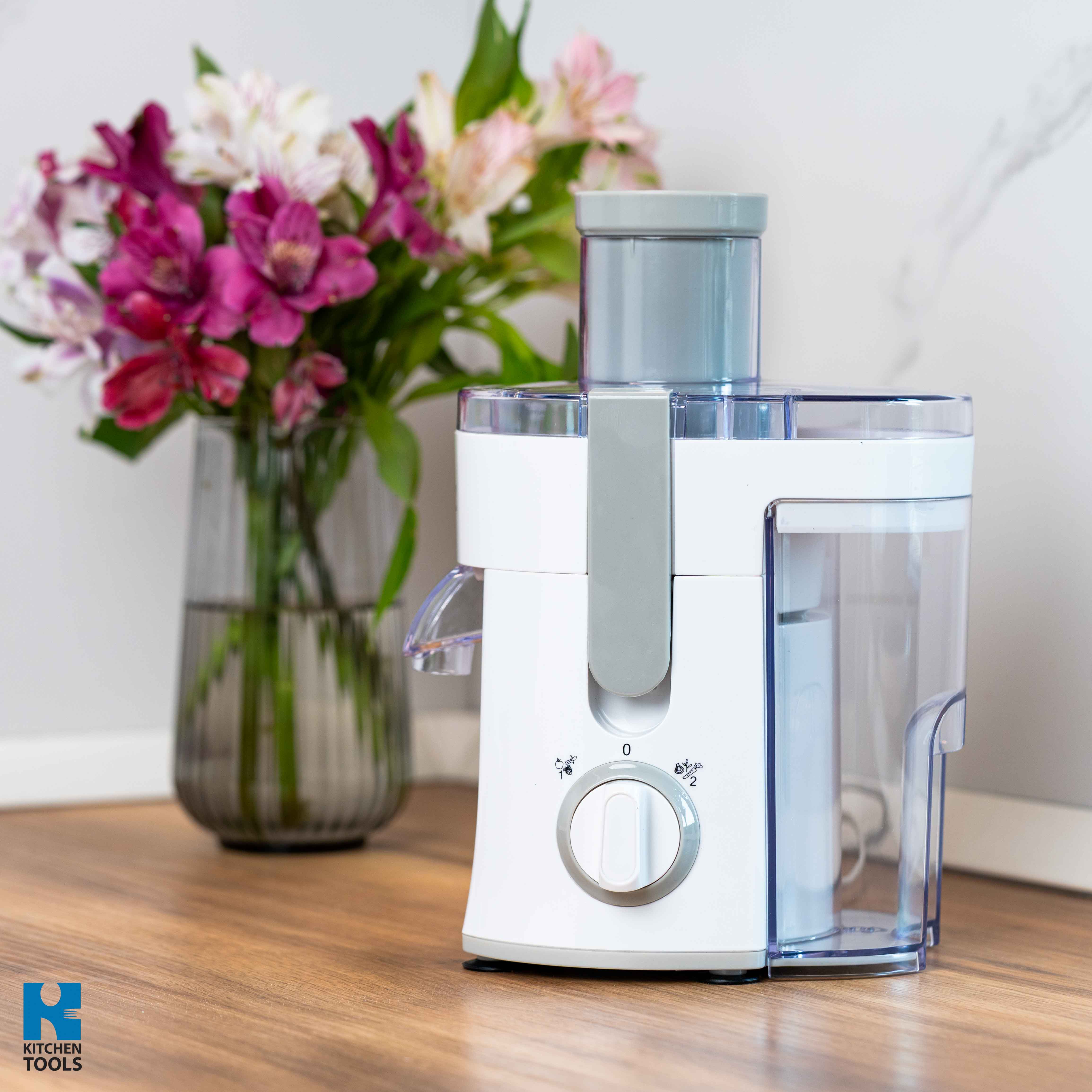 Storcator electric de fructe/legume, 400W, 600 ml, 2 viteze, sita metalica, Oliver Voltz, alb