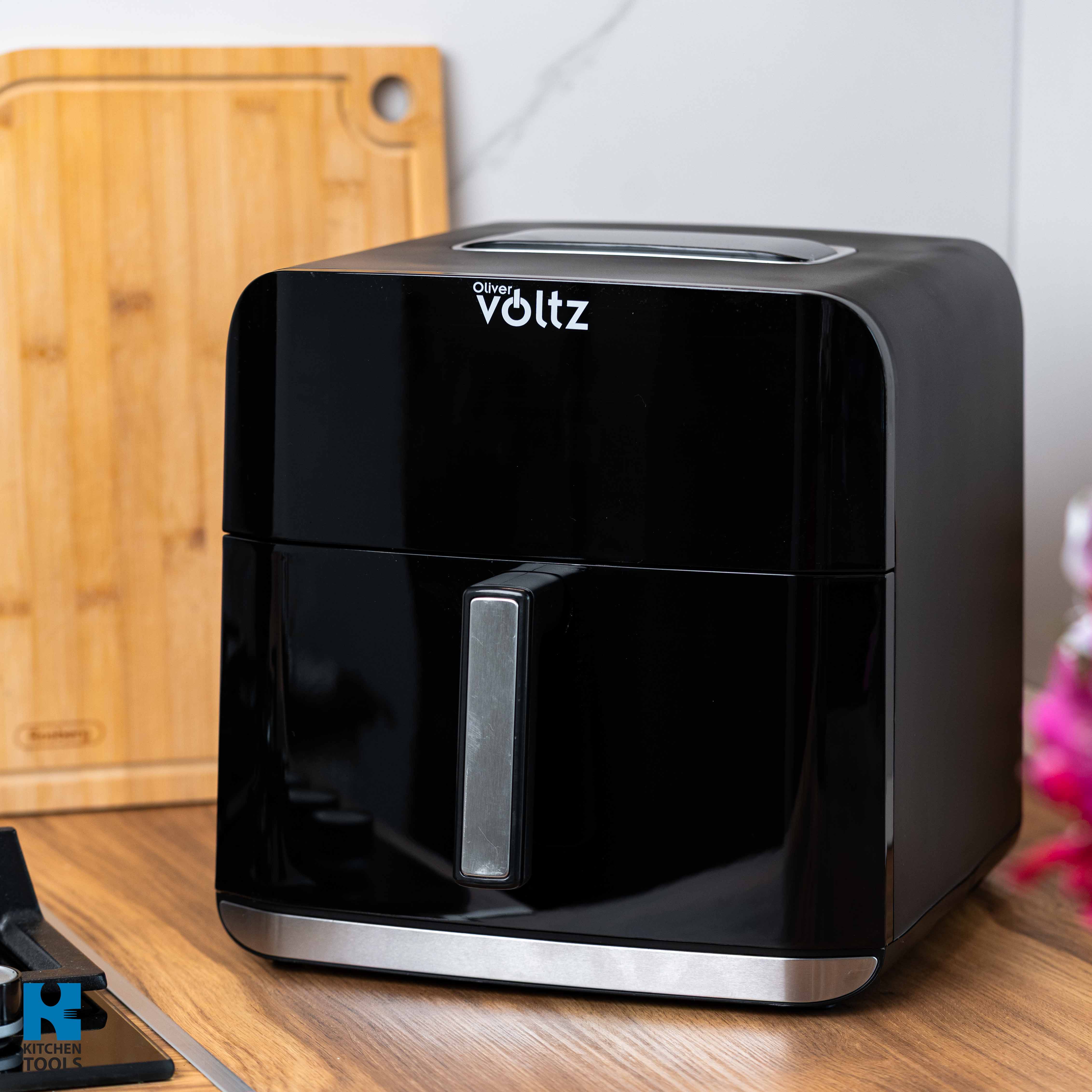 Air Fryer/ Friteuza cu aer cald, 8 litri, 1800W, 12 programe, display LED color, fereastra transparenta, timer, Oliver Voltz