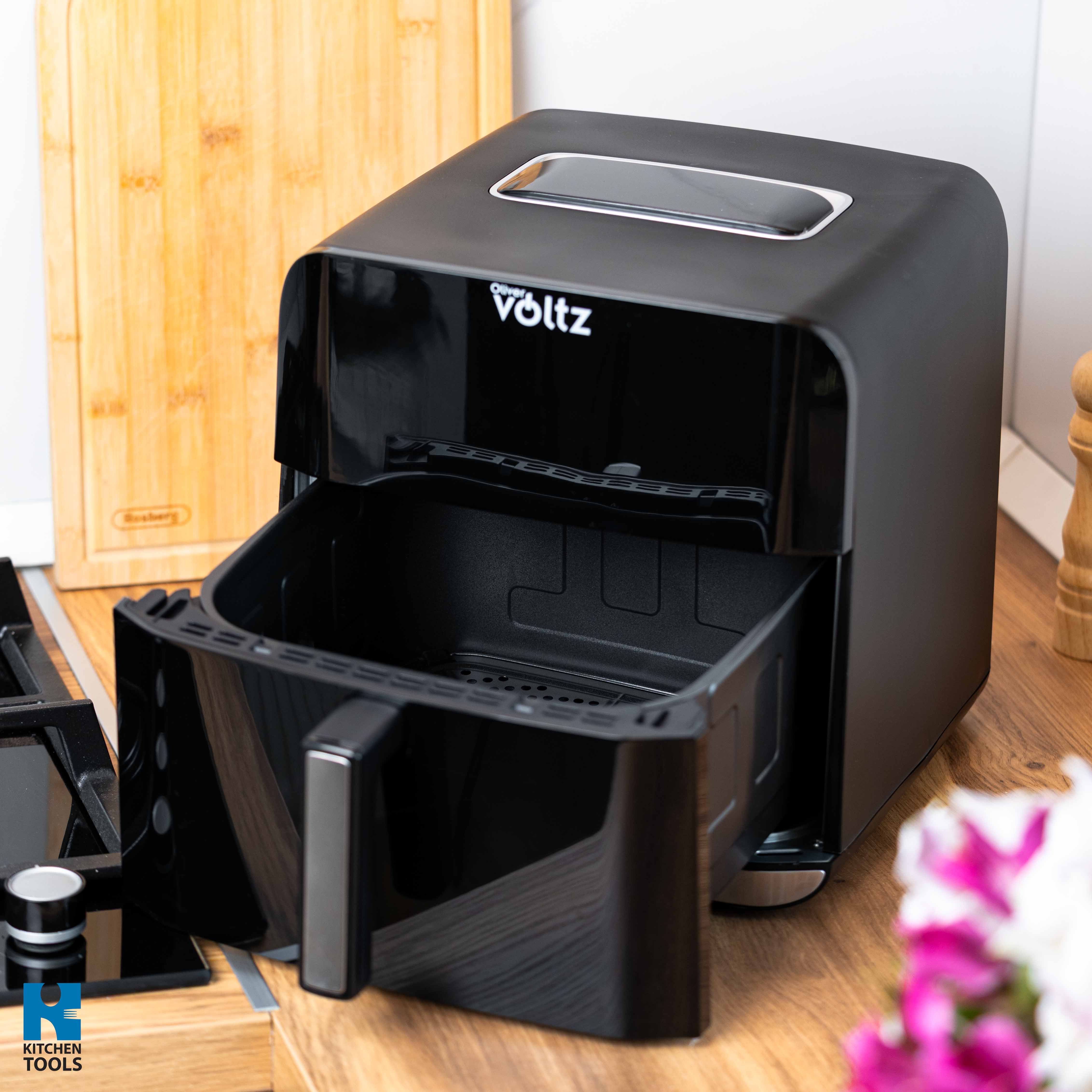 Air Fryer/ Friteuza cu aer cald, 8 litri, 1800W, 12 programe, display LED color, fereastra transparenta, timer, Oliver Voltz