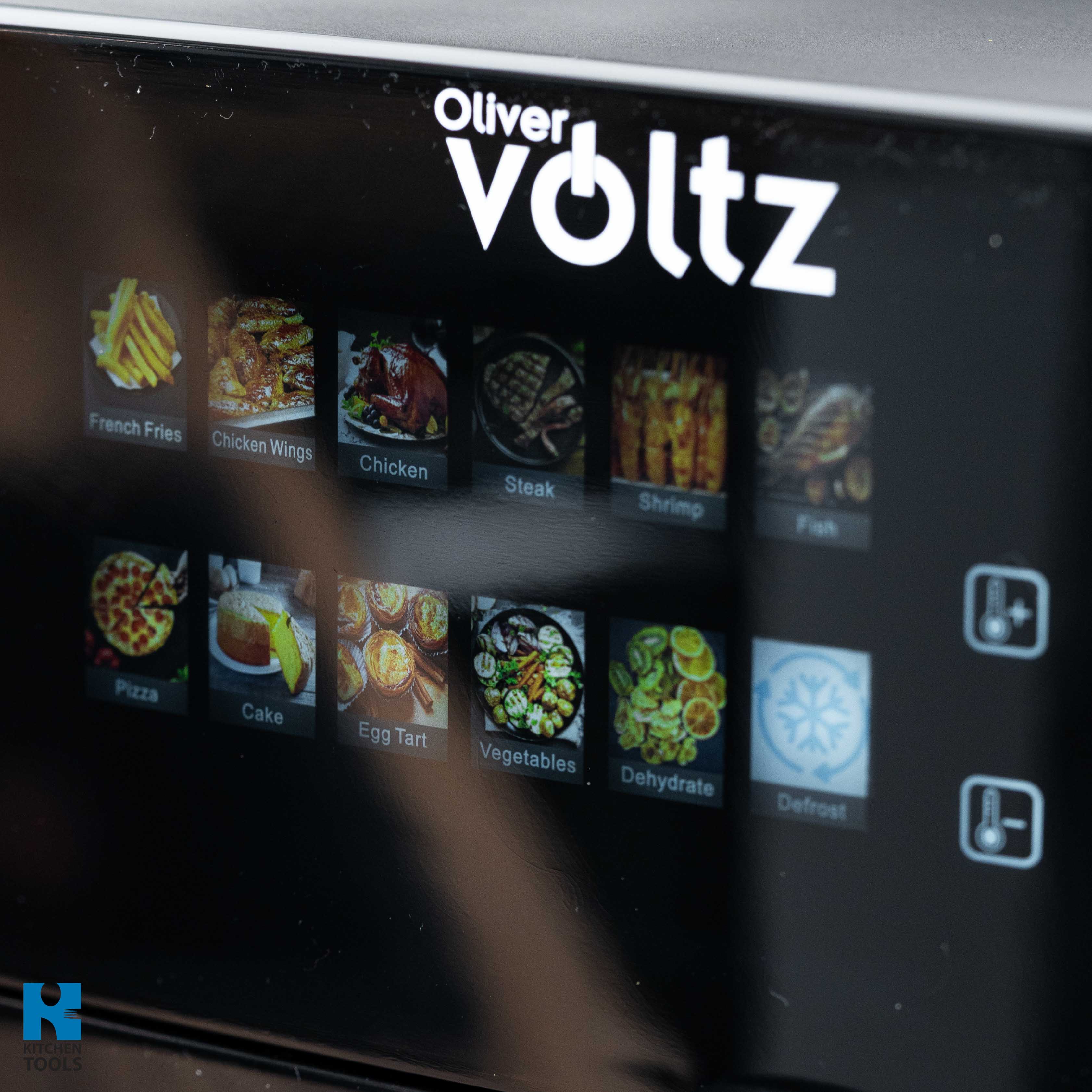 Air Fryer/ Friteuza cu aer cald, 8 litri, 1800W, 12 programe, display LED color, fereastra transparenta, timer, Oliver Voltz