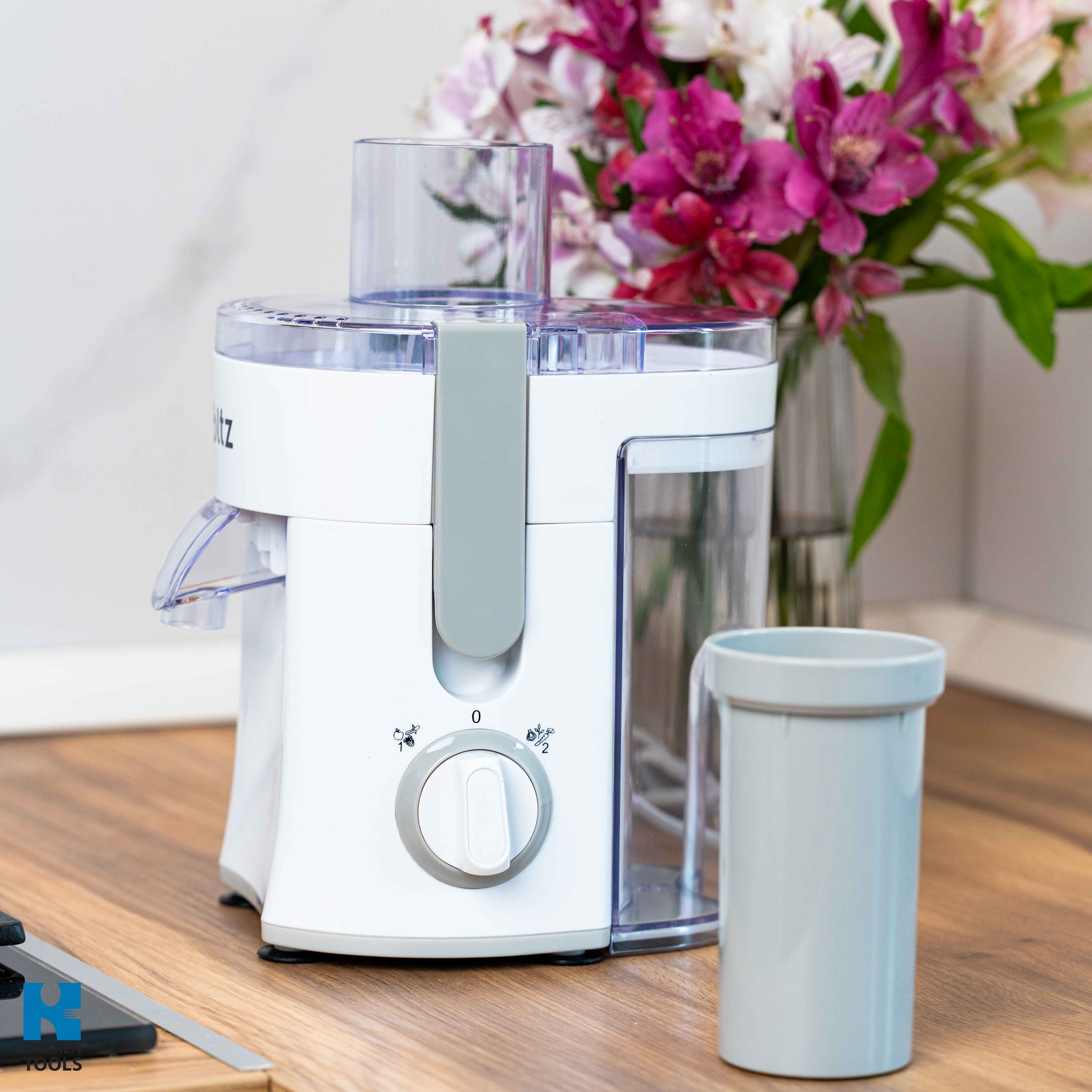 Storcator electric de fructe/legume, 400W, 600 ml, 2 viteze, sita metalica, Oliver Voltz, alb