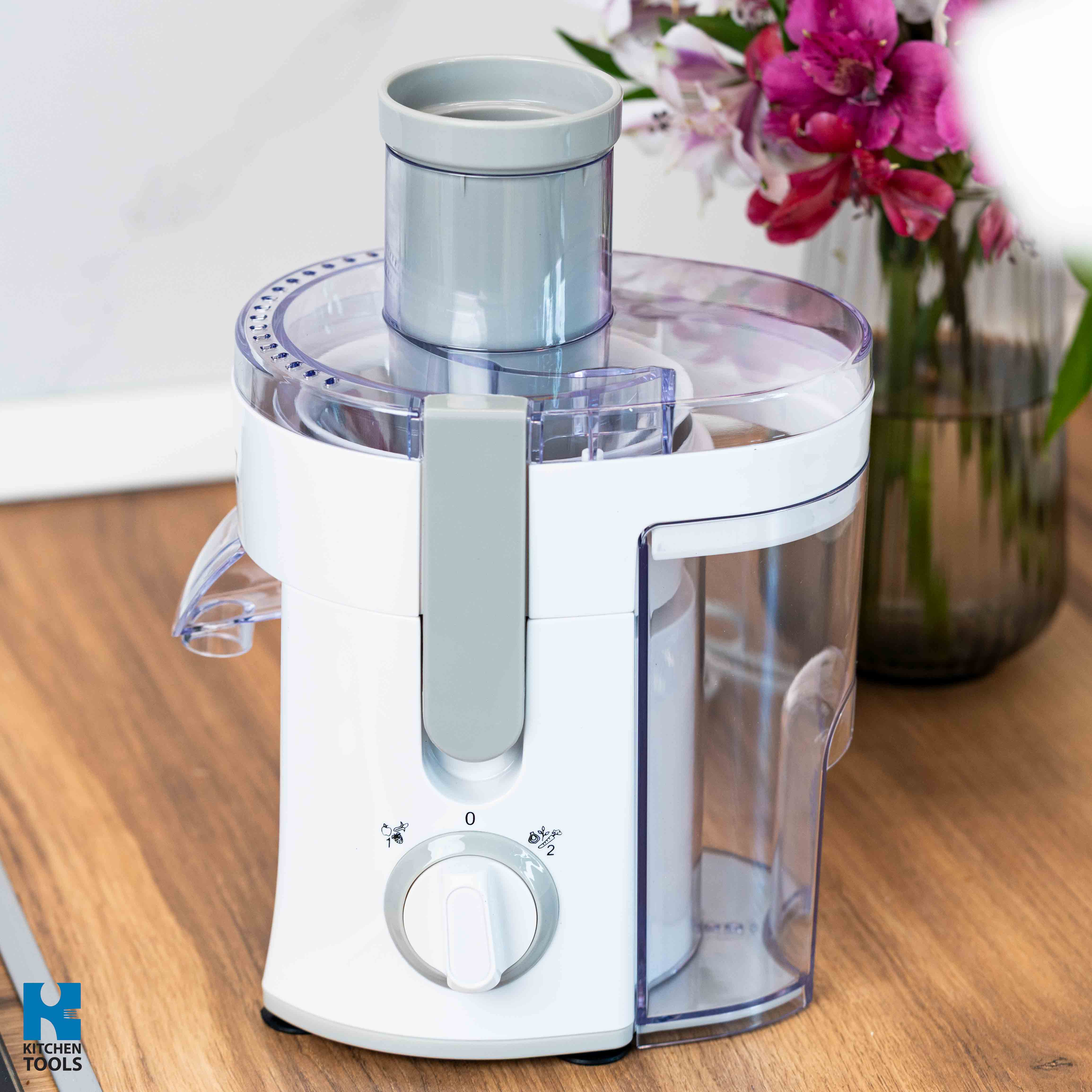 Storcator electric de fructe/legume, 400W, 600 ml, 2 viteze, sita metalica, Oliver Voltz, alb
