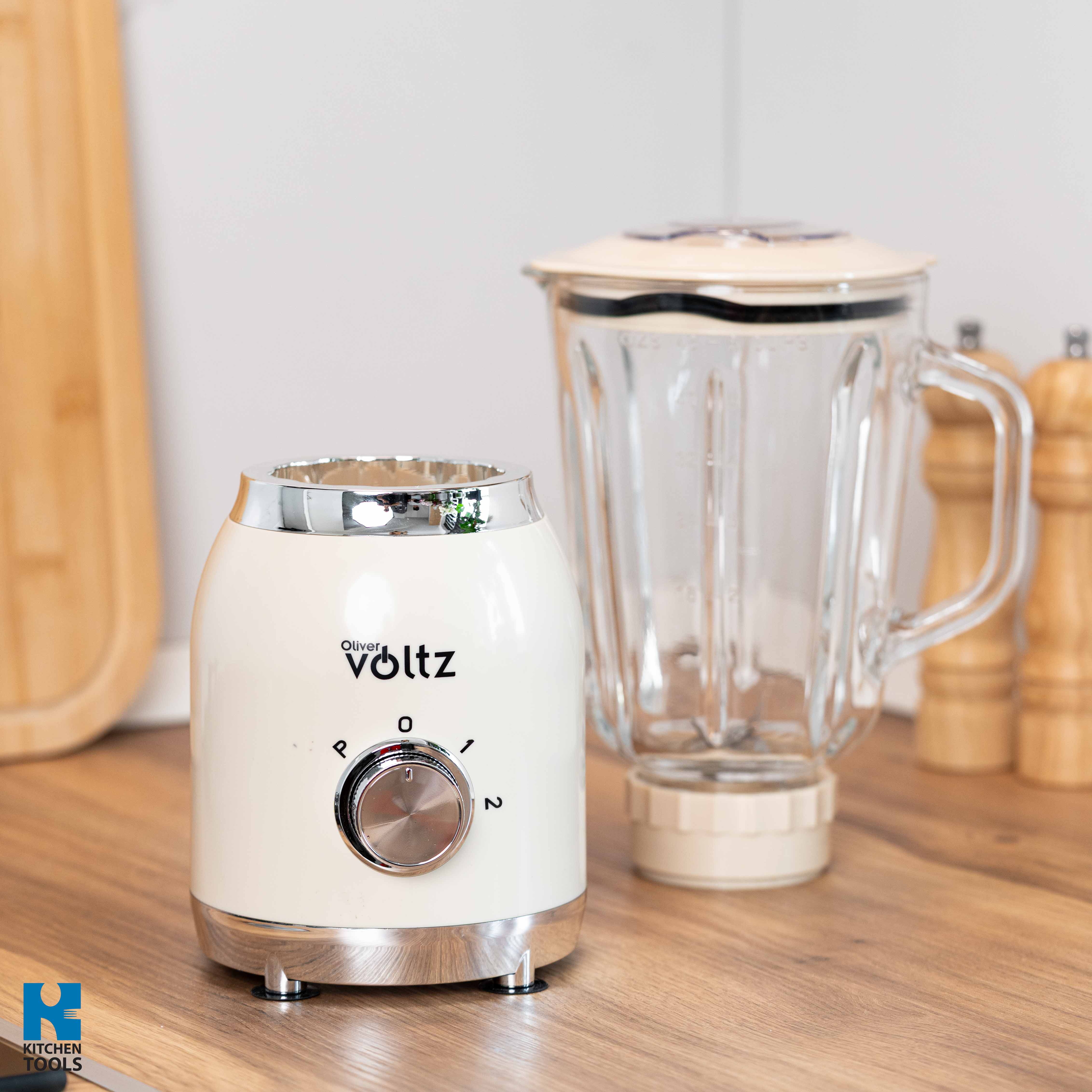 Blender electric cu vas din sticla, 1.5 litri, 600W, 2 viteze + Pulse, 4 lame inox, Oliver Voltz, crem