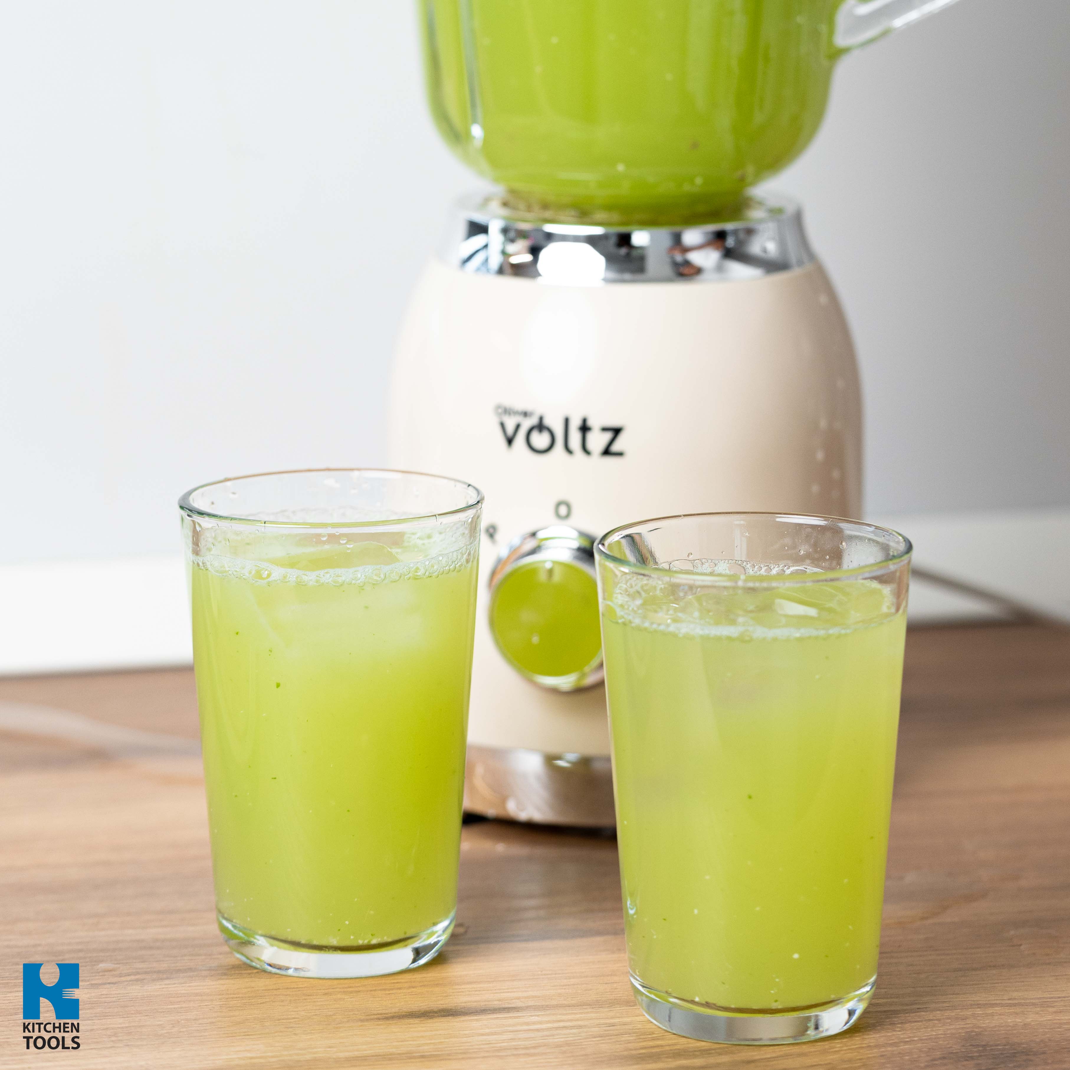 Blender electric cu vas din sticla, 1.5 litri, 600W, 2 viteze + Pulse, 4 lame inox, Oliver Voltz, crem